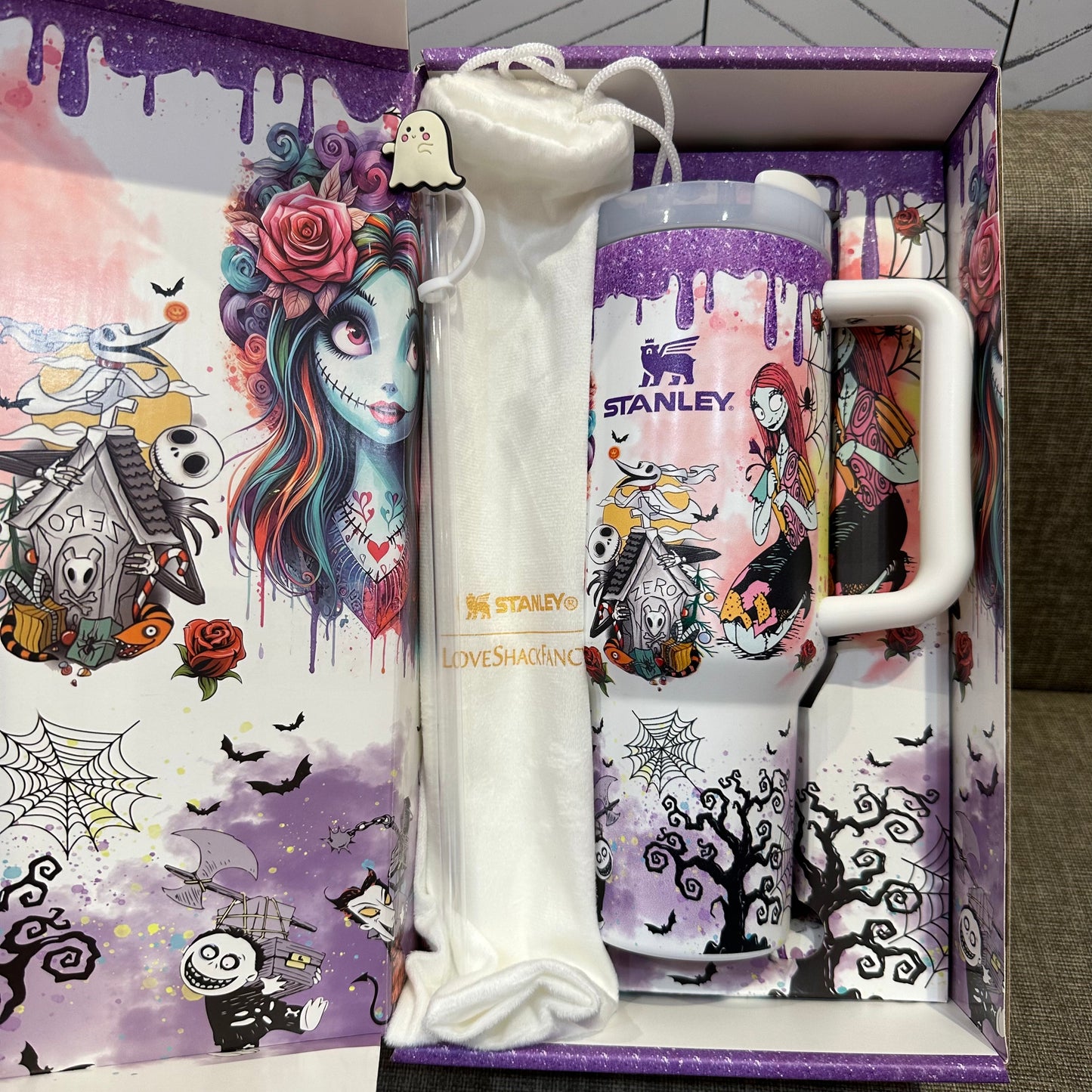🔥40oz Sally x Jack Skellington Tumbler Noctilucent 🚚Free Shipping