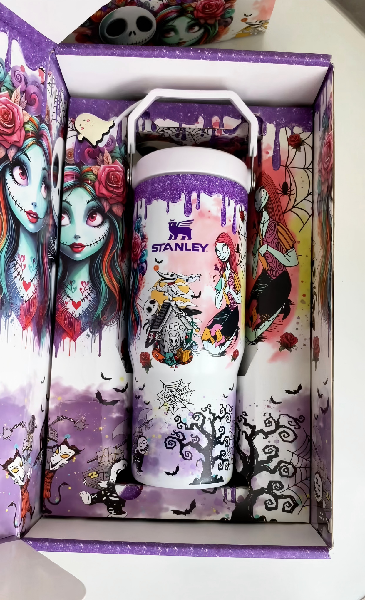 🔥40oz Sally x Jack Skellington Tumbler Noctilucent 🚚Free Shipping